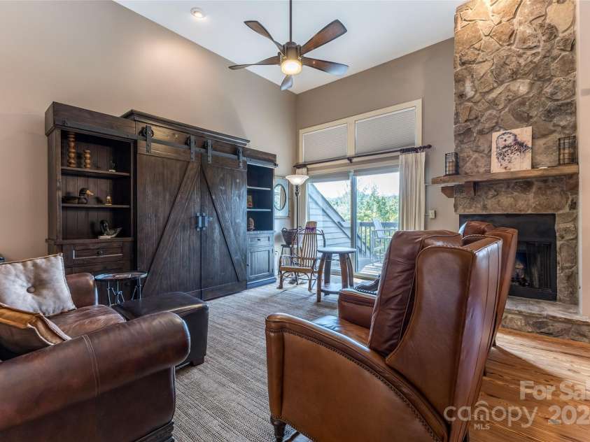 86 Racquet Club Villas Drive, Sapphire, NC 28774.  MLS# CAR4185779, YatesRealty ID 1560. 