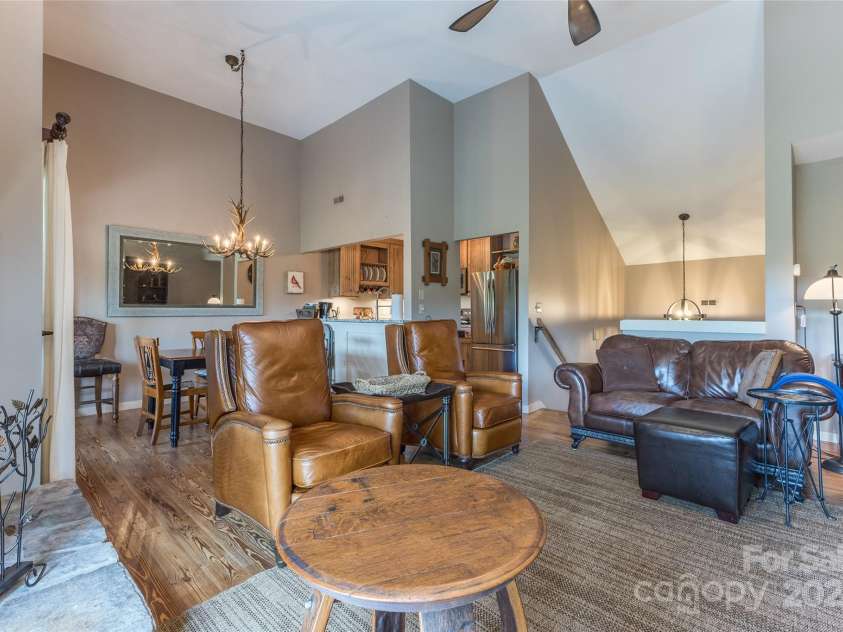 86 Racquet Club Villas Drive, Sapphire, NC 28774.  MLS# CAR4185779, YatesRealty ID 1560. 