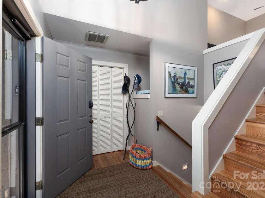 86 Racquet Club Villas Drive, Sapphire, NC 28774.  MLS# CAR4294563, YatesRealty ID 1560. 