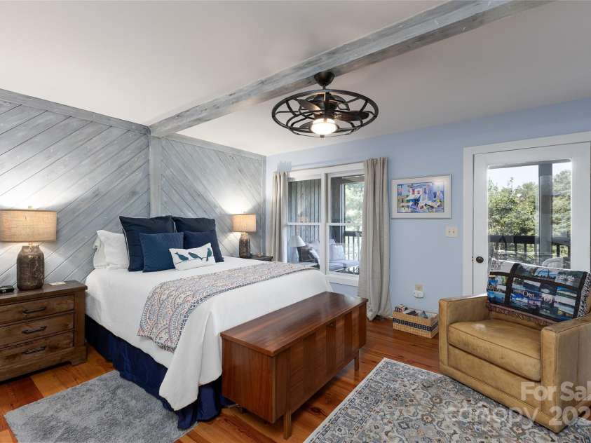 86 Racquet Club Villas Drive, Sapphire, NC 28774.  MLS# CAR4294563, YatesRealty ID 1560. 