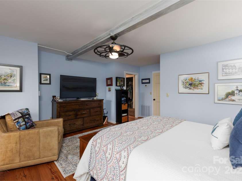 86 Racquet Club Villas Drive, Sapphire, NC 28774.  MLS# CAR4294563, YatesRealty ID 1560. 