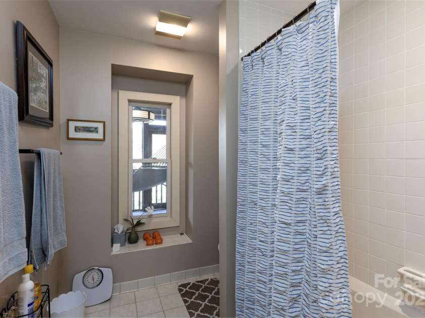 86 Racquet Club Villas Drive, Sapphire, NC 28774.  MLS# CAR4294563, YatesRealty ID 1560. 