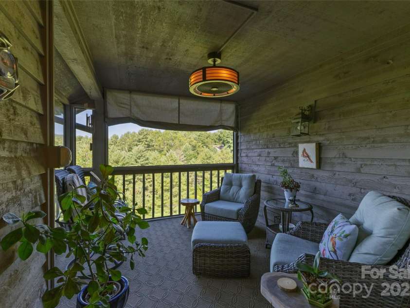 86 Racquet Club Villas Drive, Sapphire, NC 28774.  MLS# CAR4294563, YatesRealty ID 1560. 