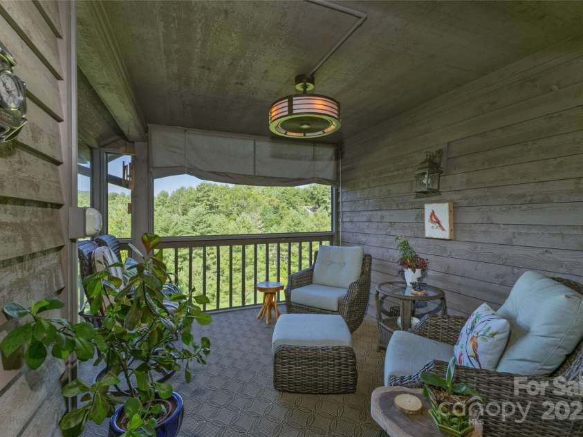 86 Racquet Club Villas Drive, Sapphire, NC 28774.  MLS# CAR4294563, YatesRealty ID 1560. 