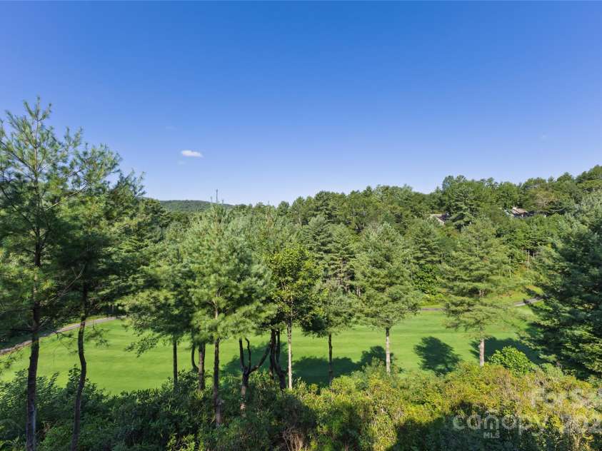 86 Racquet Club Villas Drive, Sapphire, NC 28774.  MLS# CAR4294563, YatesRealty ID 1560. 