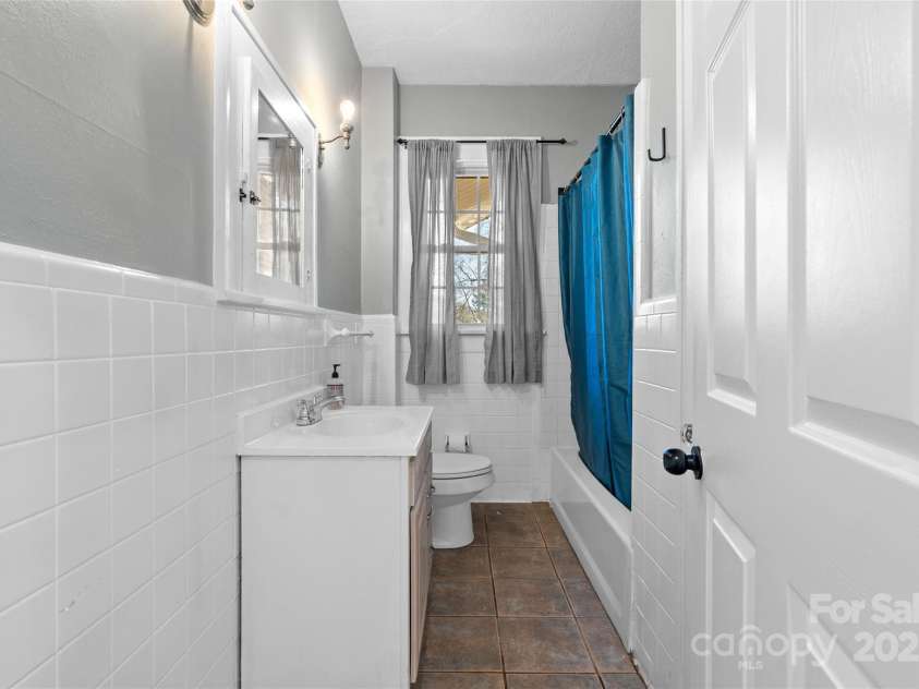 89 Winston Avenue, Asheville, NC 28803.  MLS# CAR4232532, YatesRealty ID 15600. 