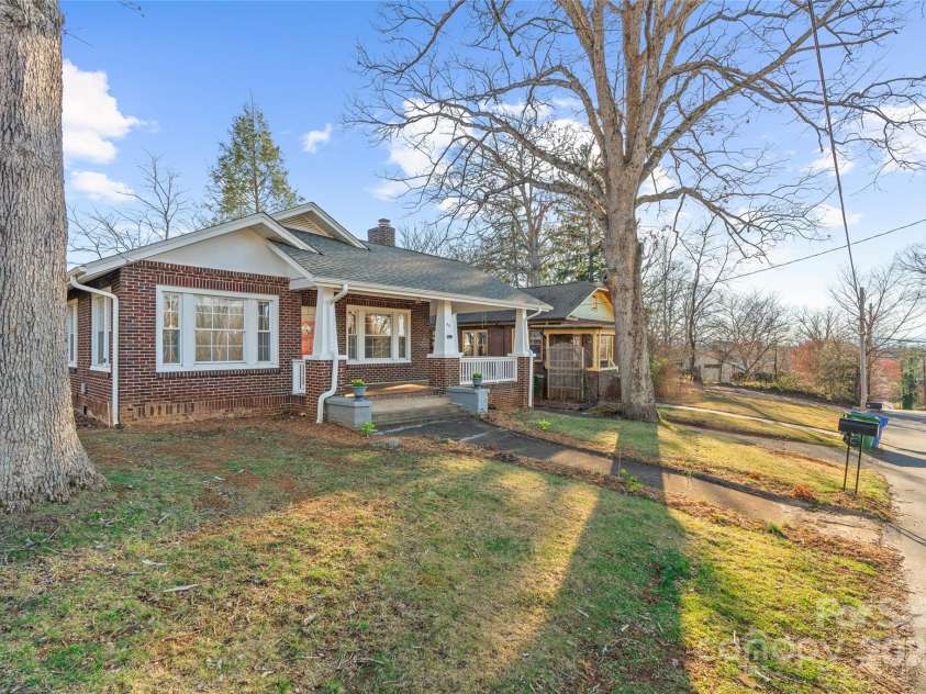 89 Winston Avenue, Asheville, NC 28803.  MLS# CAR4232532, YatesRealty ID 15600. 