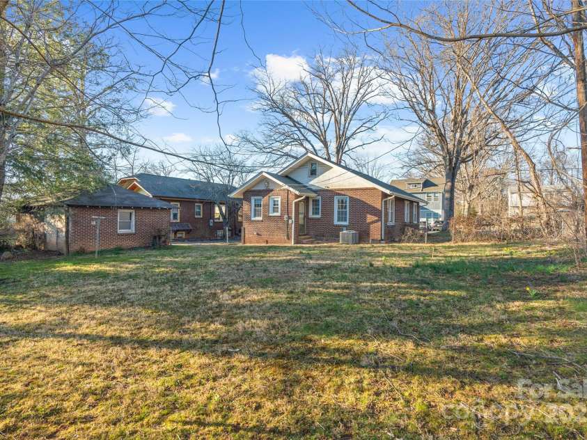 89 Winston Avenue, Asheville, NC 28803.  MLS# CAR4232532, YatesRealty ID 15600. 