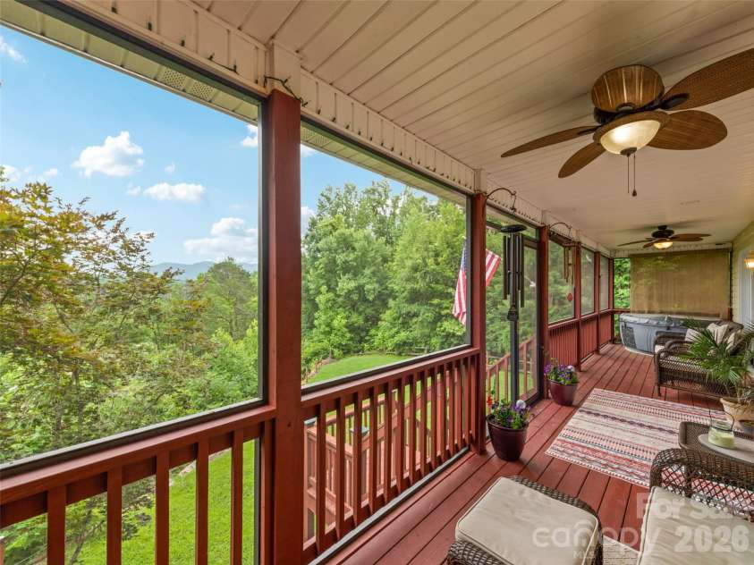 165 Lollis Lane, Bryson City, NC 28713.  MLS# CAR4274948, YatesRealty ID 15601. 