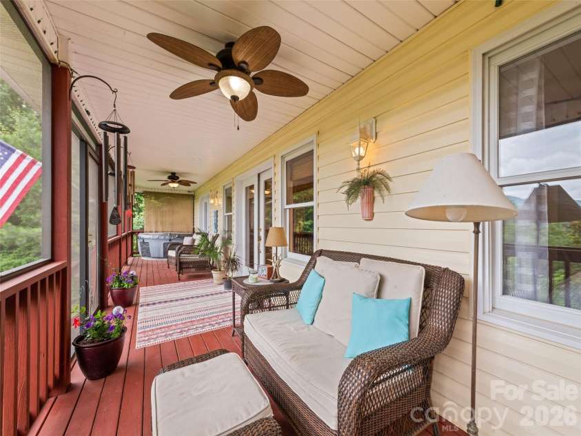 165 Lollis Lane, Bryson City, NC 28713.  MLS# CAR4274948, YatesRealty ID 15601. 