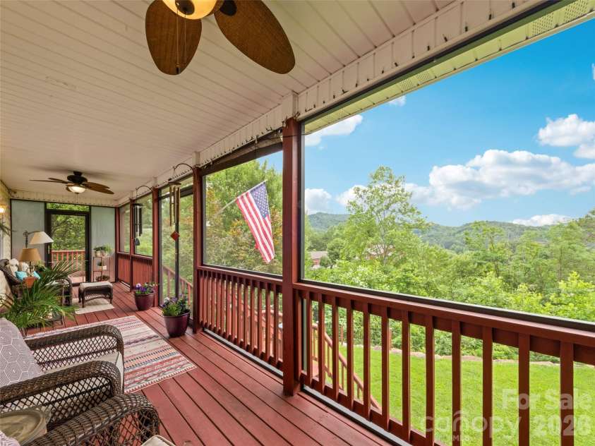 165 Lollis Lane, Bryson City, NC 28713.  MLS# CAR4274948, YatesRealty ID 15601. 