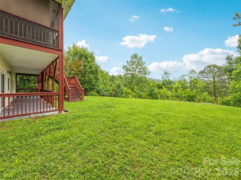 165 Lollis Lane, Bryson City, NC 28713.  MLS# CAR4274948, YatesRealty ID 15601. 
