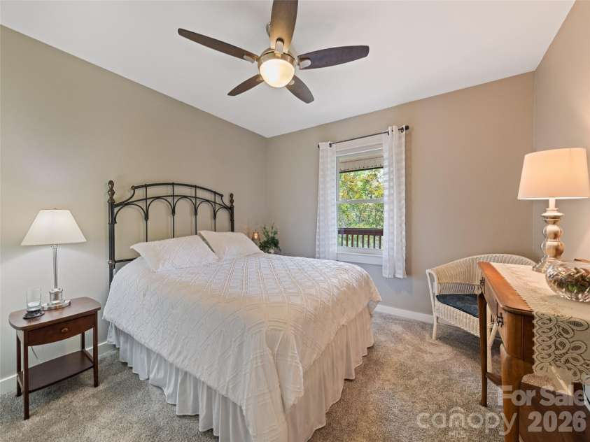 165 Lollis Lane, Bryson City, NC 28713.  MLS# CAR4274948, YatesRealty ID 15601. 