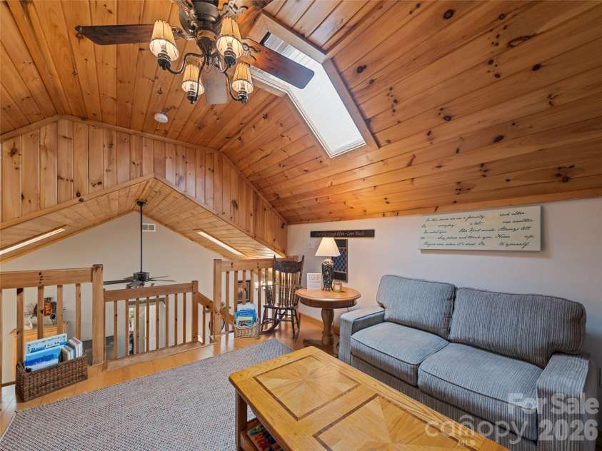 165 Lollis Lane, Bryson City, NC 28713.  MLS# CAR4274948, YatesRealty ID 15601. 
