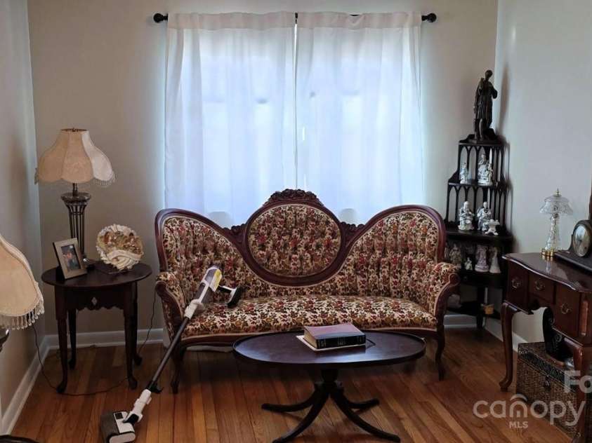 915 Wilkinsville Highway, Gaffney, SC 29340.  MLS# CAR4262793, YatesRealty ID 15601. 