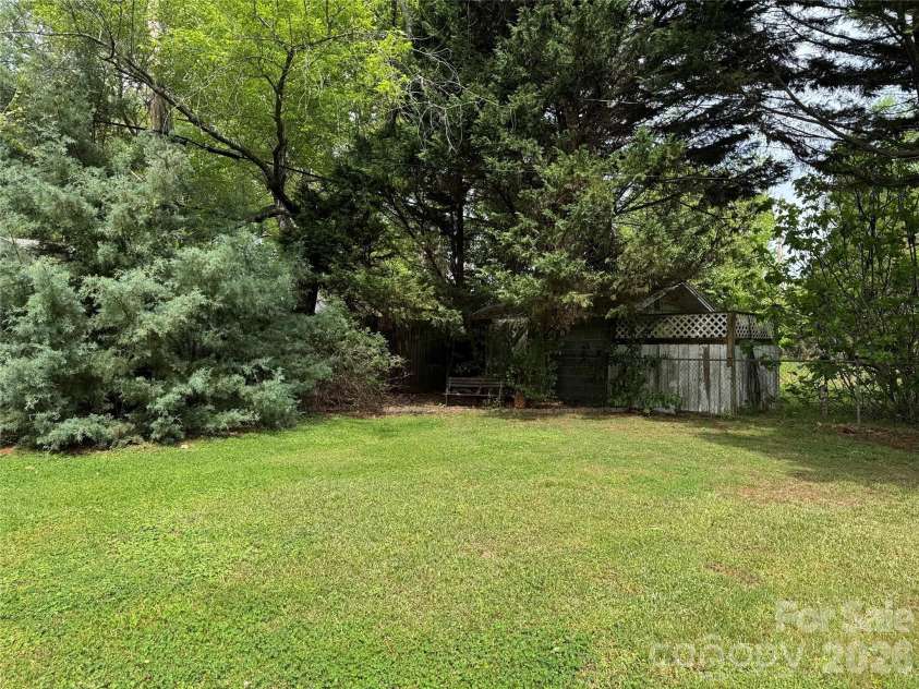 809 Katherine Avenue, Kings Mountain, NC 28086.  MLS# CAR4328918, YatesRealty ID 15604. Backyard