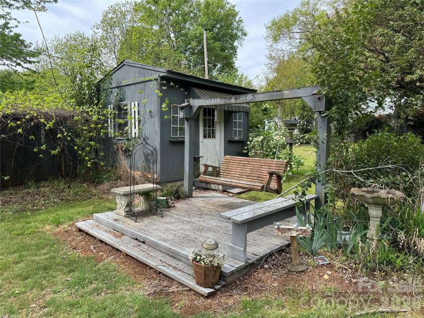 809 Katherine Avenue, Kings Mountain, NC 28086.  MLS# CAR4328918, YatesRealty ID 15604. Backyard