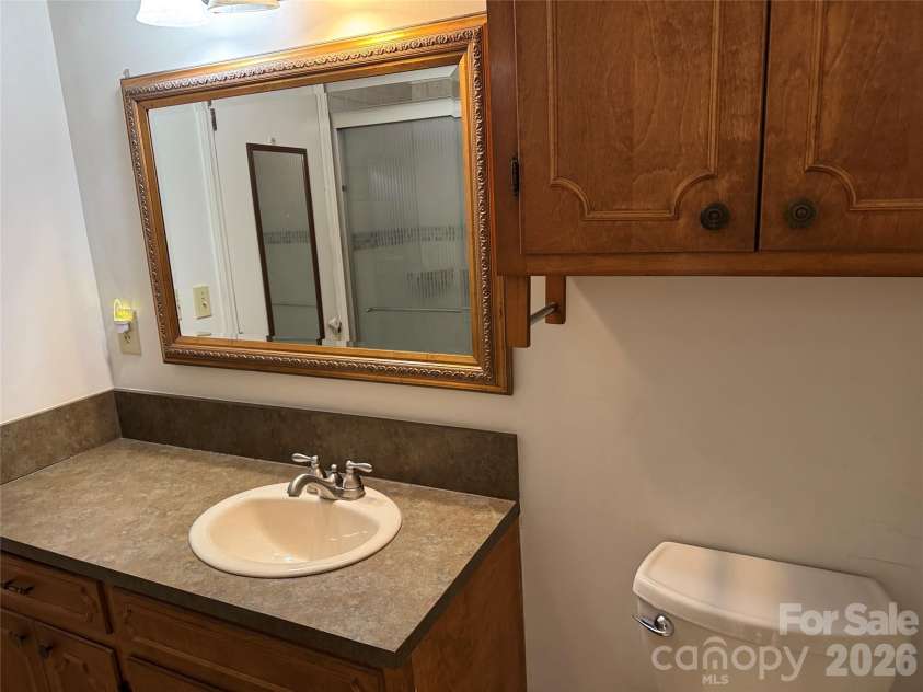 809 Katherine Avenue, Kings Mountain, NC 28086.  MLS# CAR4328918, YatesRealty ID 15604. Bathroom1