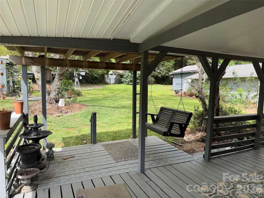 809 Katherine Avenue, Kings Mountain, NC 28086.  MLS# CAR4328918, YatesRealty ID 15604. Covered deck