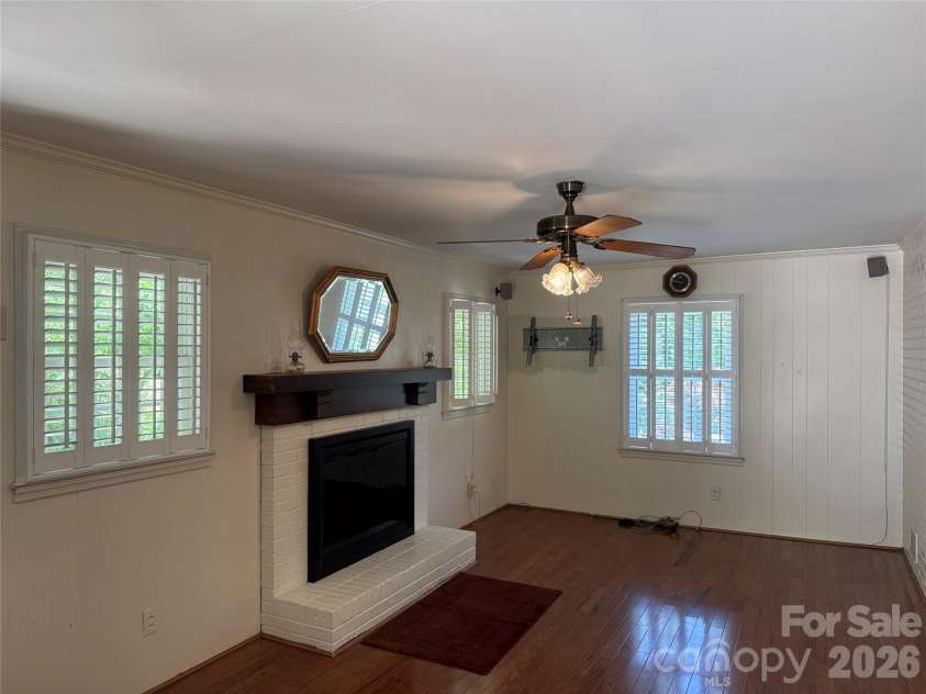 809 Katherine Avenue, Kings Mountain, NC 28086.  MLS# CAR4328918, YatesRealty ID 15604. Den