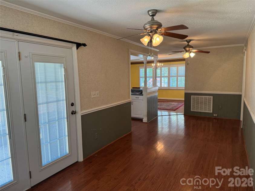 809 Katherine Avenue, Kings Mountain, NC 28086.  MLS# CAR4328918, YatesRealty ID 15604. Dining room