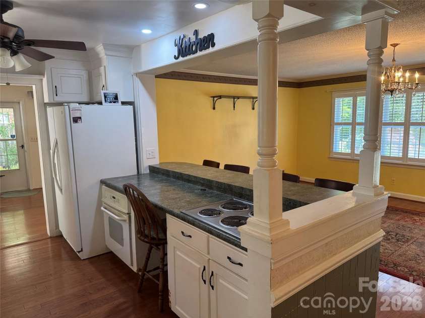 809 Katherine Avenue, Kings Mountain, NC 28086.  MLS# CAR4328918, YatesRealty ID 15604. Kitchen