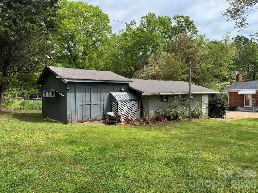 809 Katherine Avenue, Kings Mountain, NC 28086.  MLS# CAR4328918, YatesRealty ID 15604. Storage/workshop