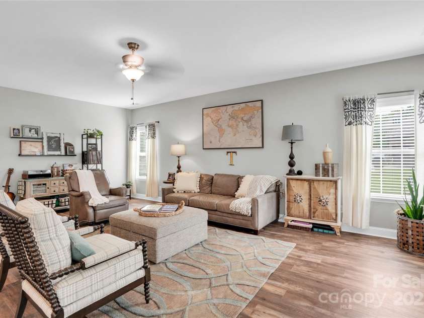 2655 Stonewood View, Kannapolis, NC 28081.  MLS# CAR4250077, YatesRealty ID 15607. 