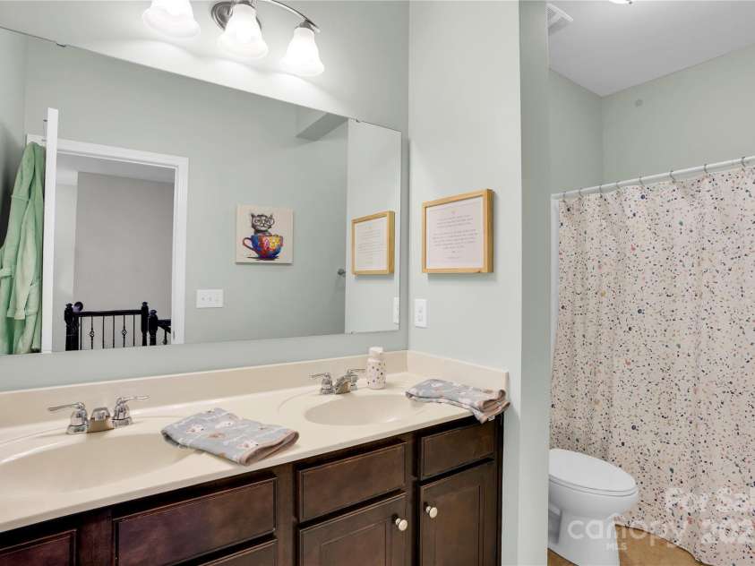 2655 Stonewood View, Kannapolis, NC 28081.  MLS# CAR4250077, YatesRealty ID 15607. 