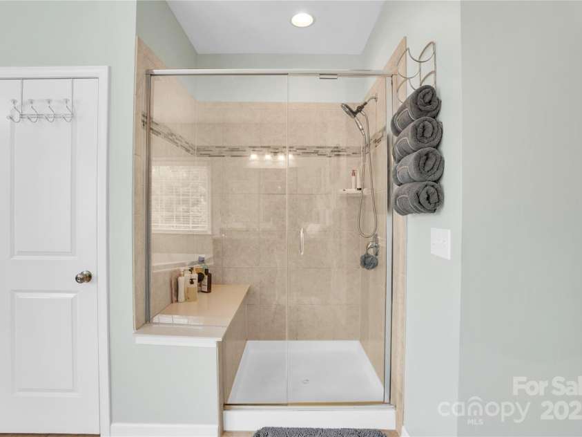 2655 Stonewood View, Kannapolis, NC 28081.  MLS# CAR4250077, YatesRealty ID 15607. 