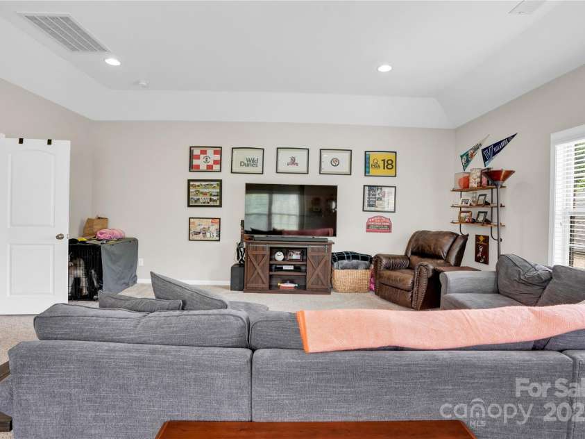 2655 Stonewood View, Kannapolis, NC 28081.  MLS# CAR4250077, YatesRealty ID 15607. 