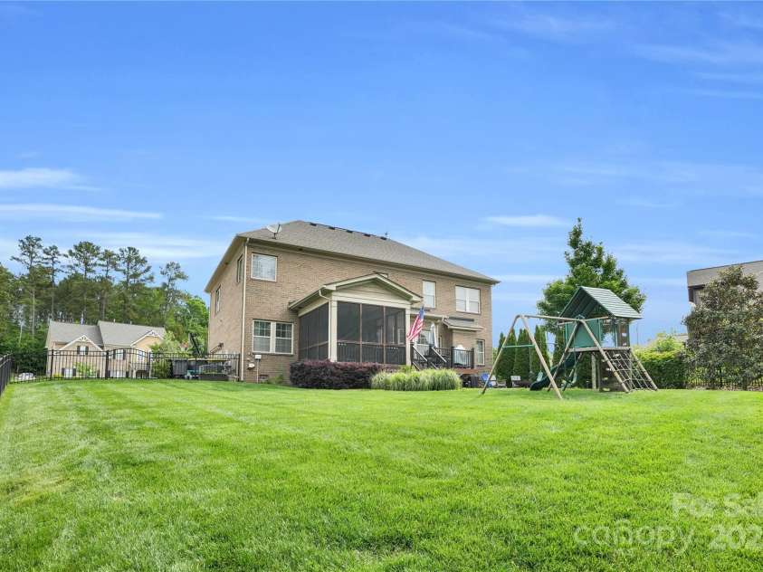 2655 Stonewood View, Kannapolis, NC 28081.  MLS# CAR4250077, YatesRealty ID 15607. 