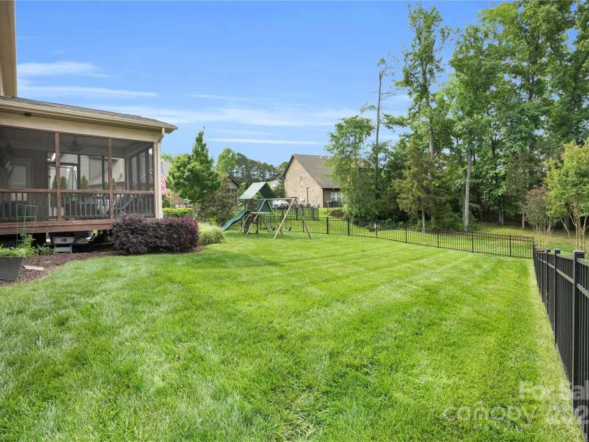 2655 Stonewood View, Kannapolis, NC 28081.  MLS# CAR4250077, YatesRealty ID 15607. 