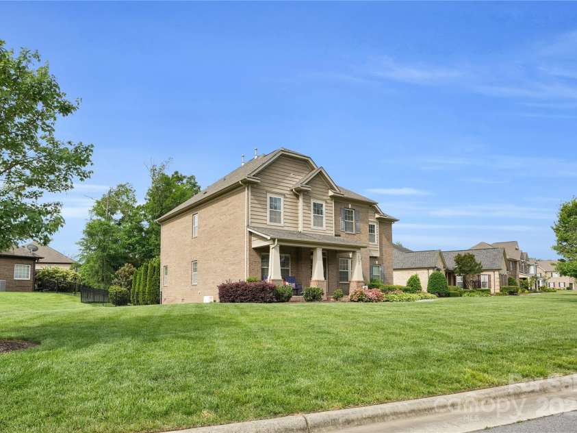 2655 Stonewood View, Kannapolis, NC 28081.  MLS# CAR4250077, YatesRealty ID 15607. 