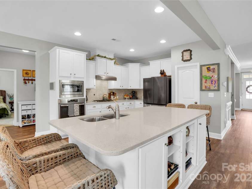 2655 Stonewood View, Kannapolis, NC 28081.  MLS# CAR4250077, YatesRealty ID 15607. 