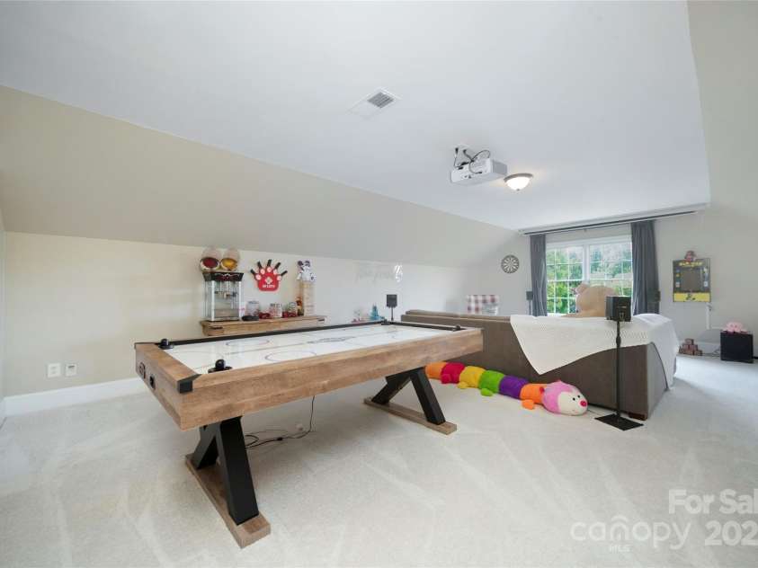 101 Stonehurst Lane, Waxhaw, NC 28173.  MLS# CAR4249062, YatesRealty ID 15608. 3rd Floor