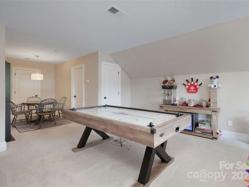 101 Stonehurst Lane, Waxhaw, NC 28173.  MLS# CAR4249062, YatesRealty ID 15608. 3rd Floor