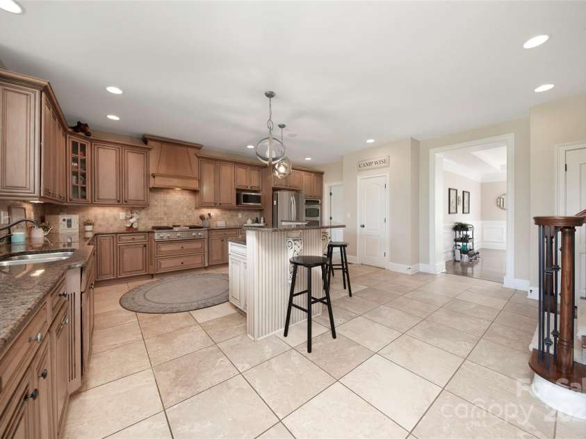 101 Stonehurst Lane, Waxhaw, NC 28173.  MLS# CAR4249062, YatesRealty ID 15608. 