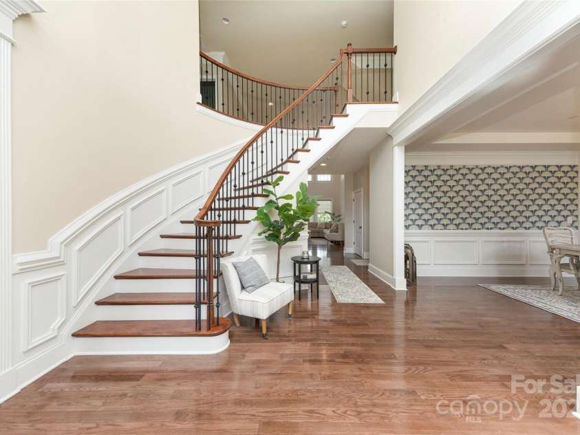 101 Stonehurst Lane, Waxhaw, NC 28173.  MLS# CAR4249062, YatesRealty ID 15608. Foyer