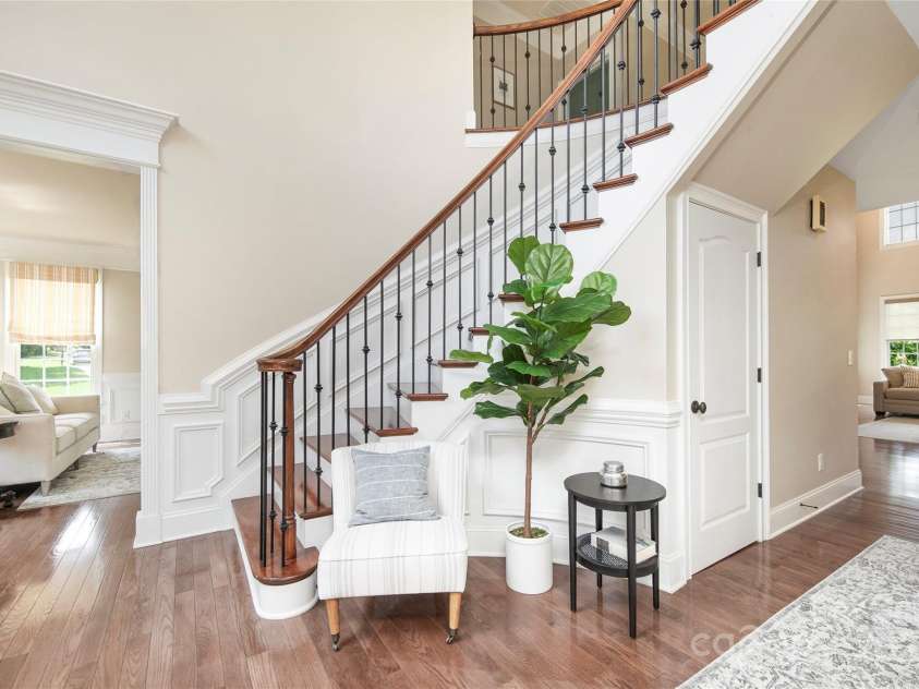 101 Stonehurst Lane, Waxhaw, NC 28173.  MLS# CAR4249062, YatesRealty ID 15608. Foyer