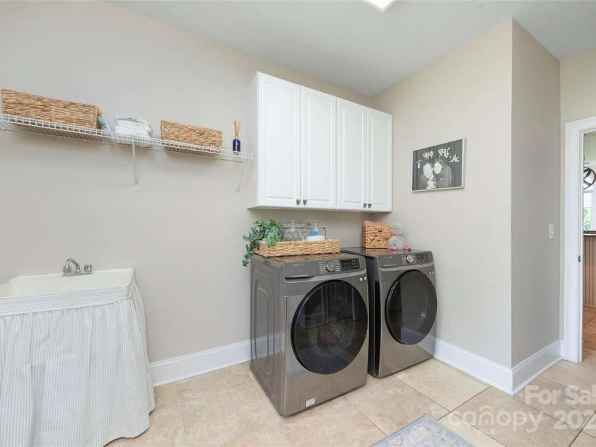 101 Stonehurst Lane, Waxhaw, NC 28173.  MLS# CAR4249062, YatesRealty ID 15608. Laundry