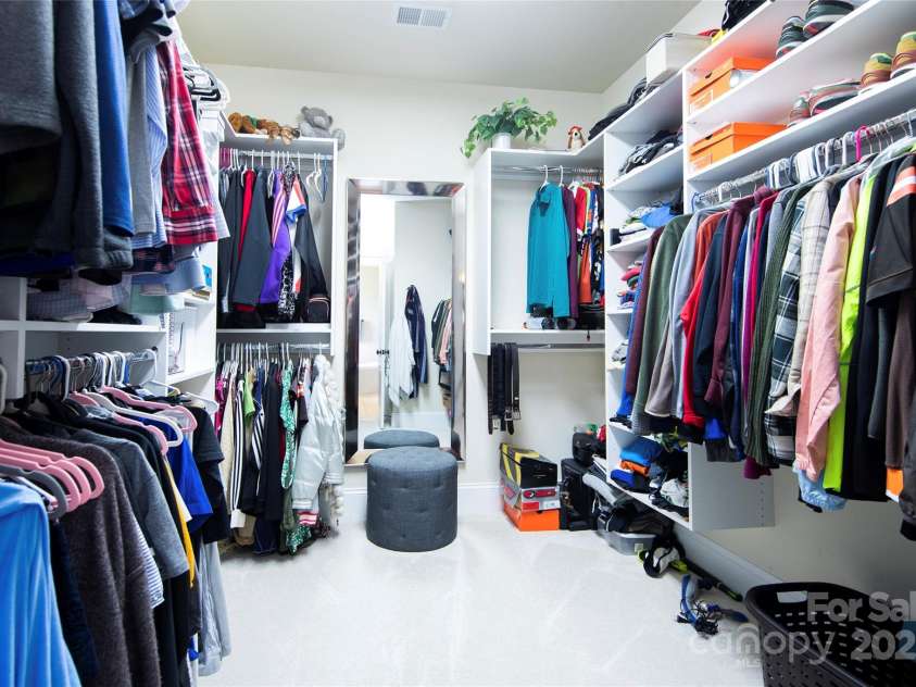 101 Stonehurst Lane, Waxhaw, NC 28173.  MLS# CAR4249062, YatesRealty ID 15608. Primary Closet