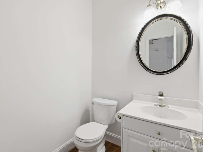 5510 Providence Glen Road, Charlotte, NC 28270.  MLS# CAR4371962, YatesRealty ID 15608. 
