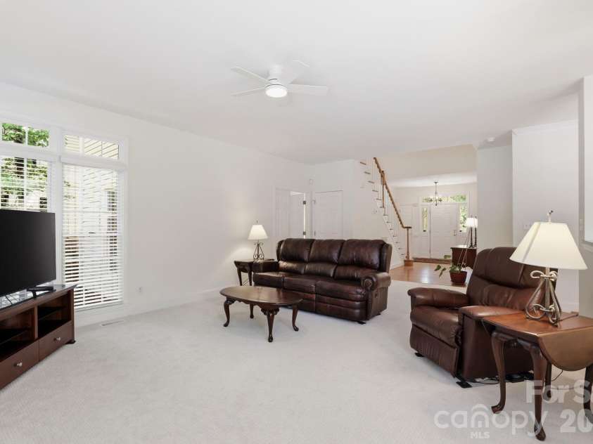 5510 Providence Glen Road, Charlotte, NC 28270.  MLS# CAR4371962, YatesRealty ID 15608. 