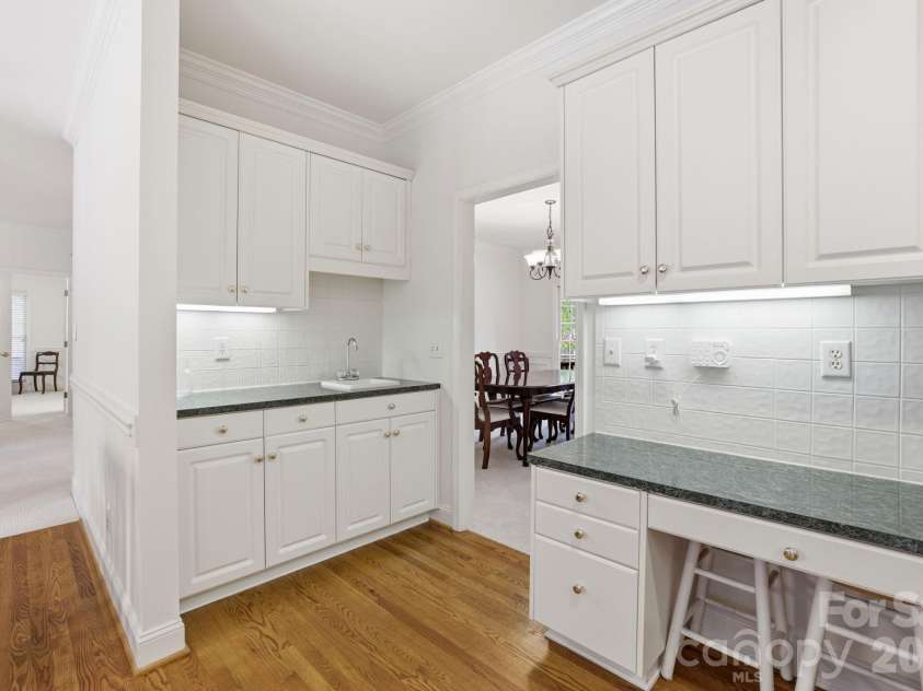 5510 Providence Glen Road, Charlotte, NC 28270.  MLS# CAR4371962, YatesRealty ID 15608. 