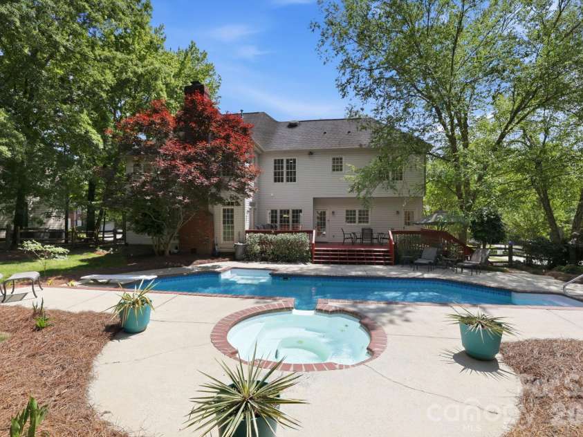 5510 Providence Glen Road, Charlotte, NC 28270.  MLS# CAR4371962, YatesRealty ID 15608. 