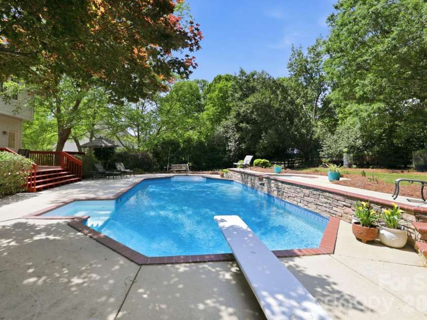 5510 Providence Glen Road, Charlotte, NC 28270.  MLS# CAR4371962, YatesRealty ID 15608. 