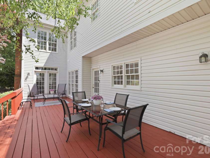 5510 Providence Glen Road, Charlotte, NC 28270.  MLS# CAR4371962, YatesRealty ID 15608. 
