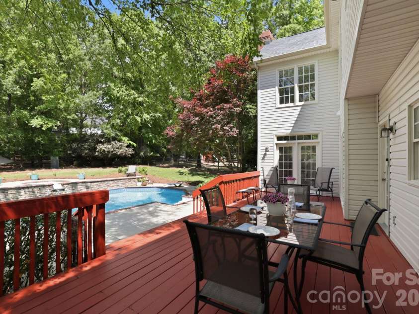 5510 Providence Glen Road, Charlotte, NC 28270.  MLS# CAR4371962, YatesRealty ID 15608. 