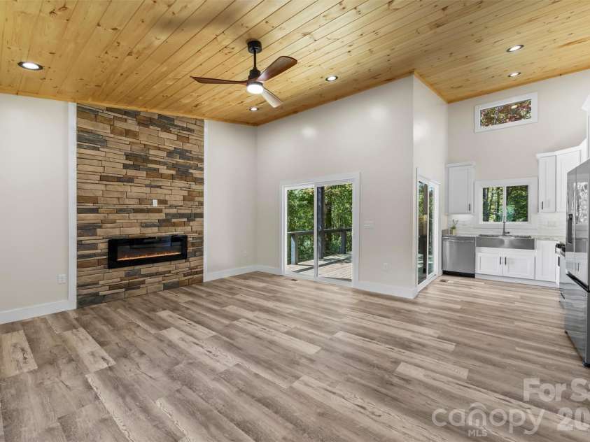71 Mountain Trace Point, Bryson City, NC 28713.  MLS# CAR4310534, YatesRealty ID 15609. 